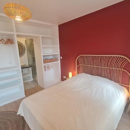 Le Saint Christophe - Mairie D'Aubervilliers Ligne 12 Luaran gambar