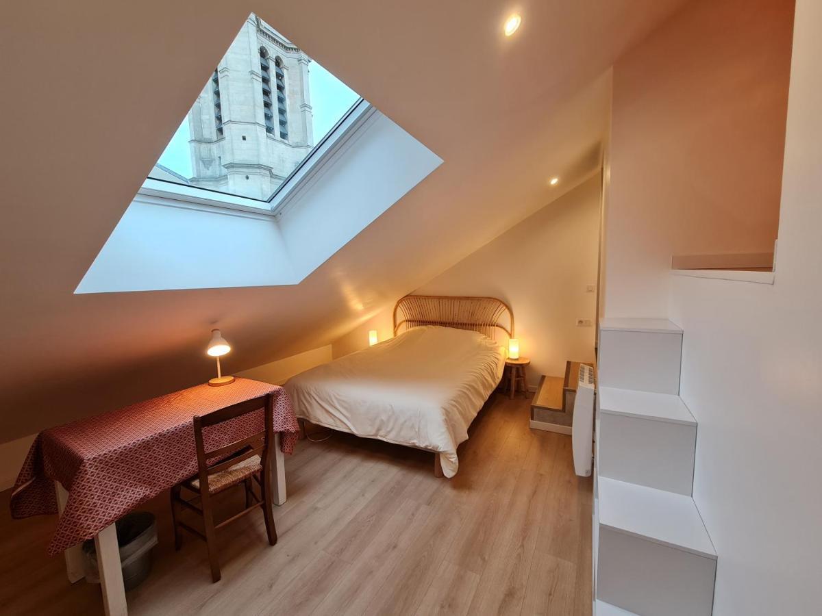 Le Saint Christophe - Mairie D'Aubervilliers Ligne 12 Luaran gambar