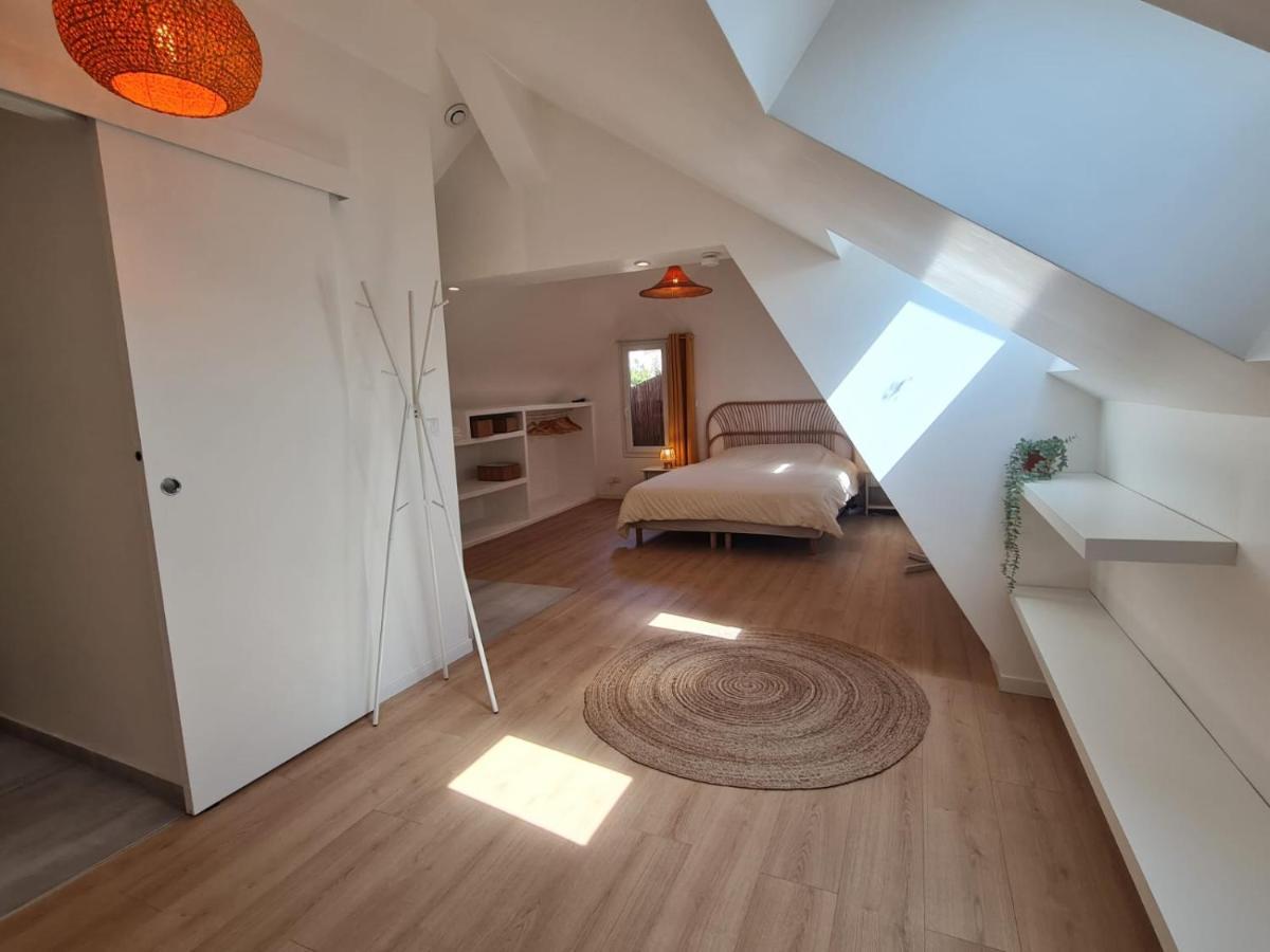 Le Saint Christophe - Mairie D'Aubervilliers Ligne 12 Luaran gambar